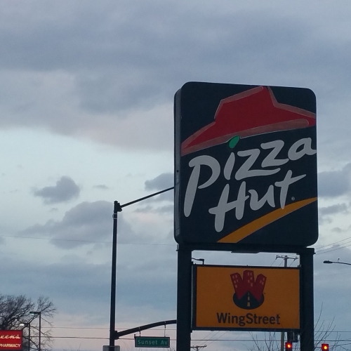 Waukegan Pizza Hut on Lewis